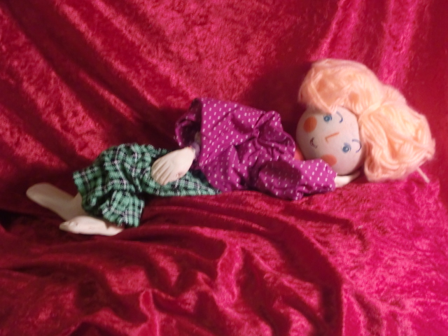 Bunt  / Pâte à bois, tissu, bois